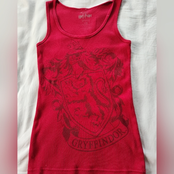 HARRY POTTER-GRYFFINDOR CREST Ladies Tank Top Size XL Smoke free home - Picture 1 of 5
